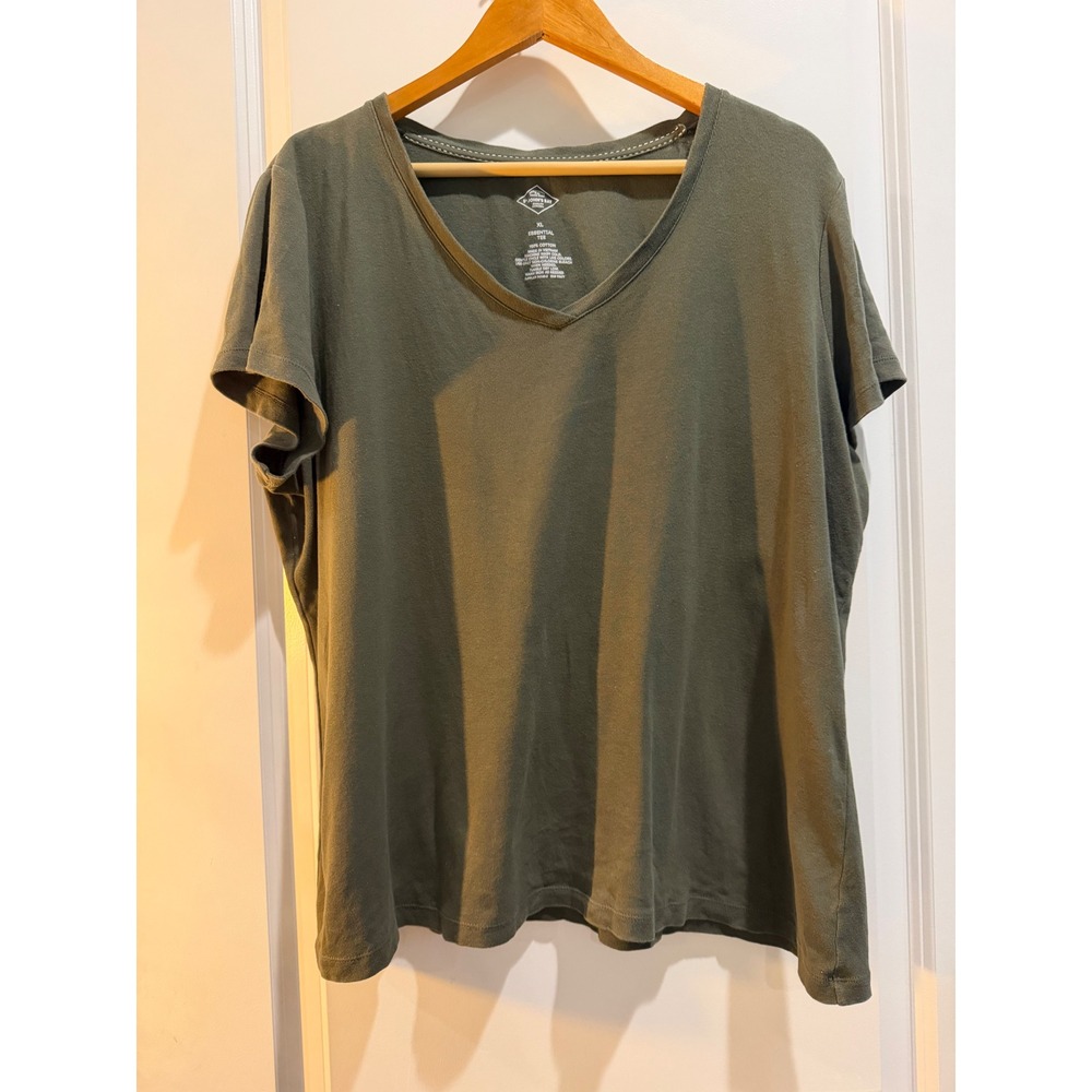 St. Johns Bay Essential Tee XL Olive Green 100% Cotton V-Neck Short Sleeve Shirt